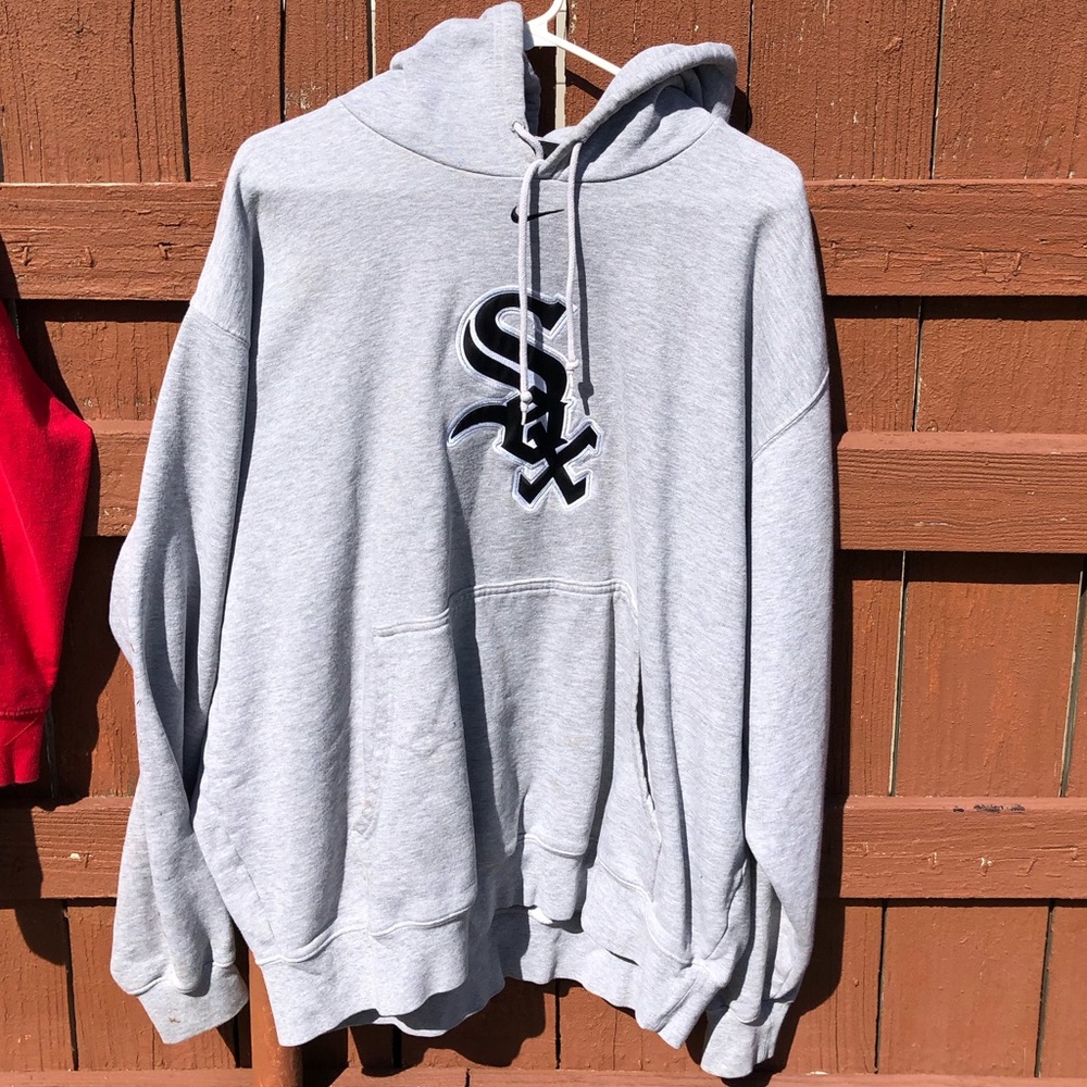 HOODIE / SWEATSHIRT